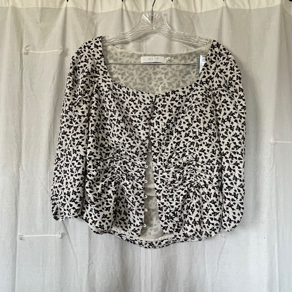 ASTR White & Black Floral Button Down Puff Sleeve
